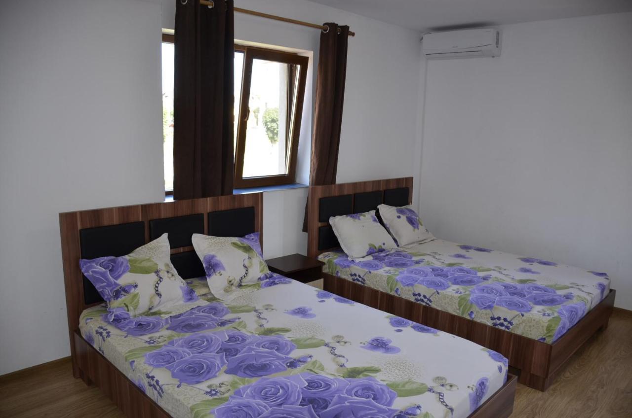 فندق Casa Sarofin كوستِنيست المظهر الخارجي الصورة